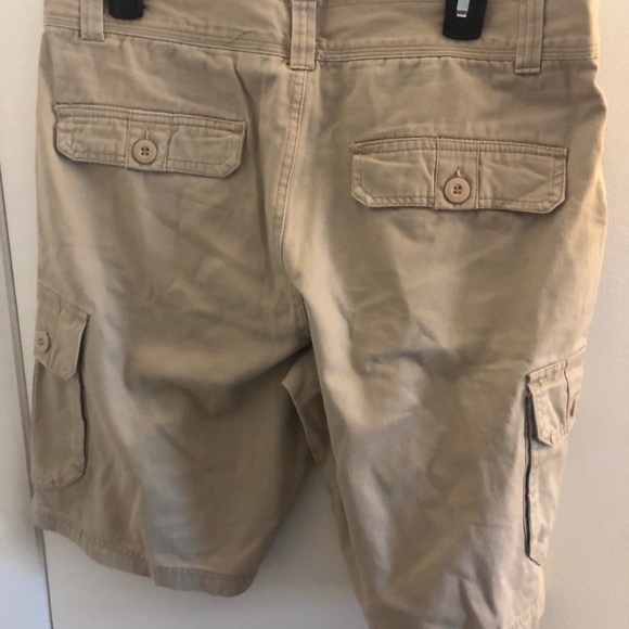 Mens 32 Tan Burnside cargo shorts - Picture 2 of 3